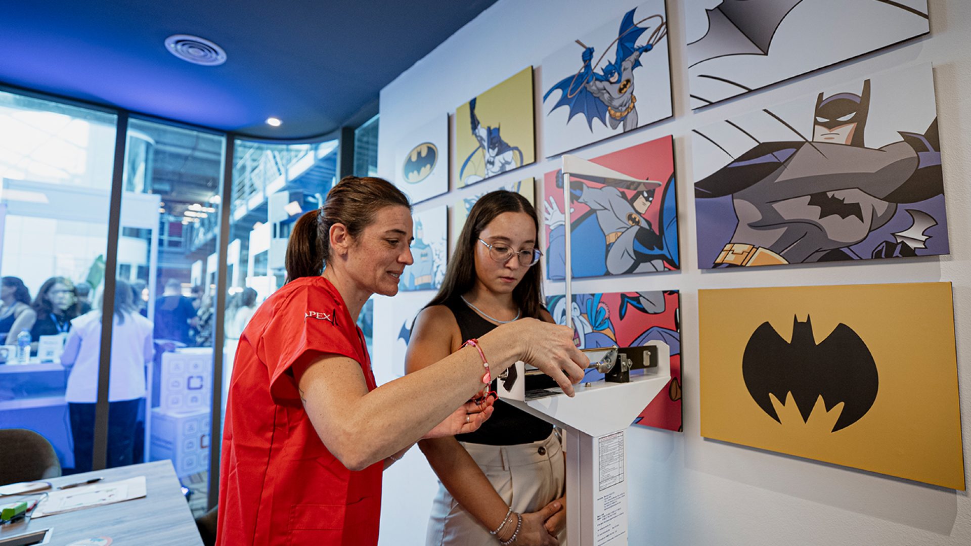 CuatroCoronas_WarnerBros_BenefitsDay_010